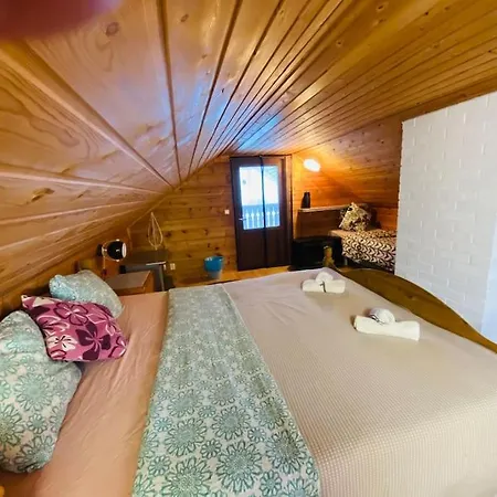 Dom wakacyjny Countryside Riverside For Both Winter And Summer *