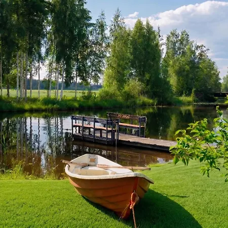 Countryside Riverside For Both Winter And Summer Loma-asunnot