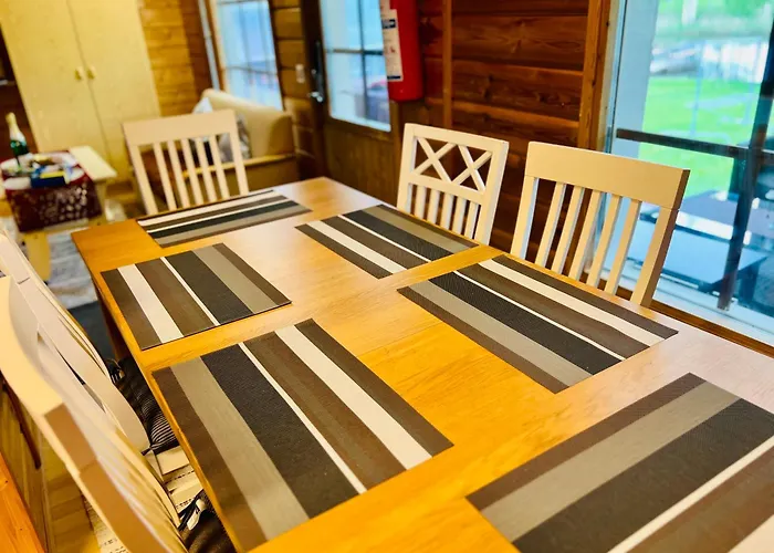 Countryside Riverside For Both Winter And Summer Hébergement de vacances *